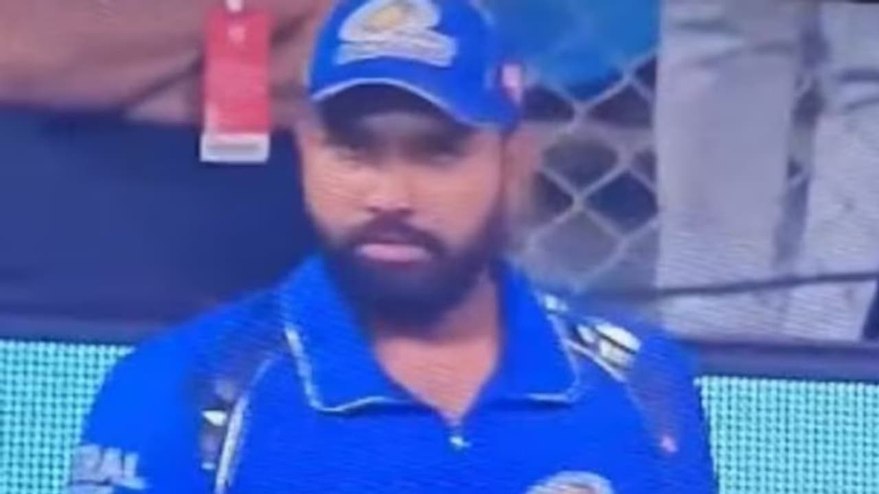 ഹാര്ദ്ദിക്കിനെ കൂവരുതെന്ന് രോഹിത് മുംബൈ ആരാധകരോട് പറഞ്ഞോ?; പ്രചരിക്കുന്ന വീഡിയോയിലെ സത്യമെന്തെ് ഹാര്ദ്ദിക്കിനെ കൂവരുതെന്ന് രോഹിത് മുംബൈ ആരാധകരോട് പറഞ്ഞോ?; പ്രചരിക്കുന്ന വീഡിയോയിലെ സത്യമെന്തെ്