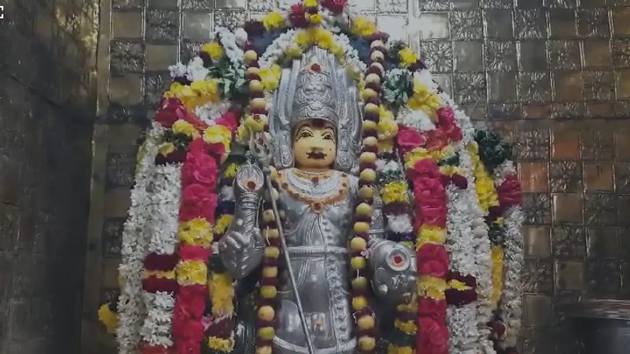 Theipirai Ashtami: தேய்பிறை அஷ்டமி.. ஆறகளூரில் கால பைரவருக்கு சிறப்பு பூஜை நடந்தது! Theipirai Ashtami: தேய்பிறை அஷ்டமி.. ஆறகளூரில் கால பைரவருக்கு சிறப்பு பூஜை நடந்தது!
