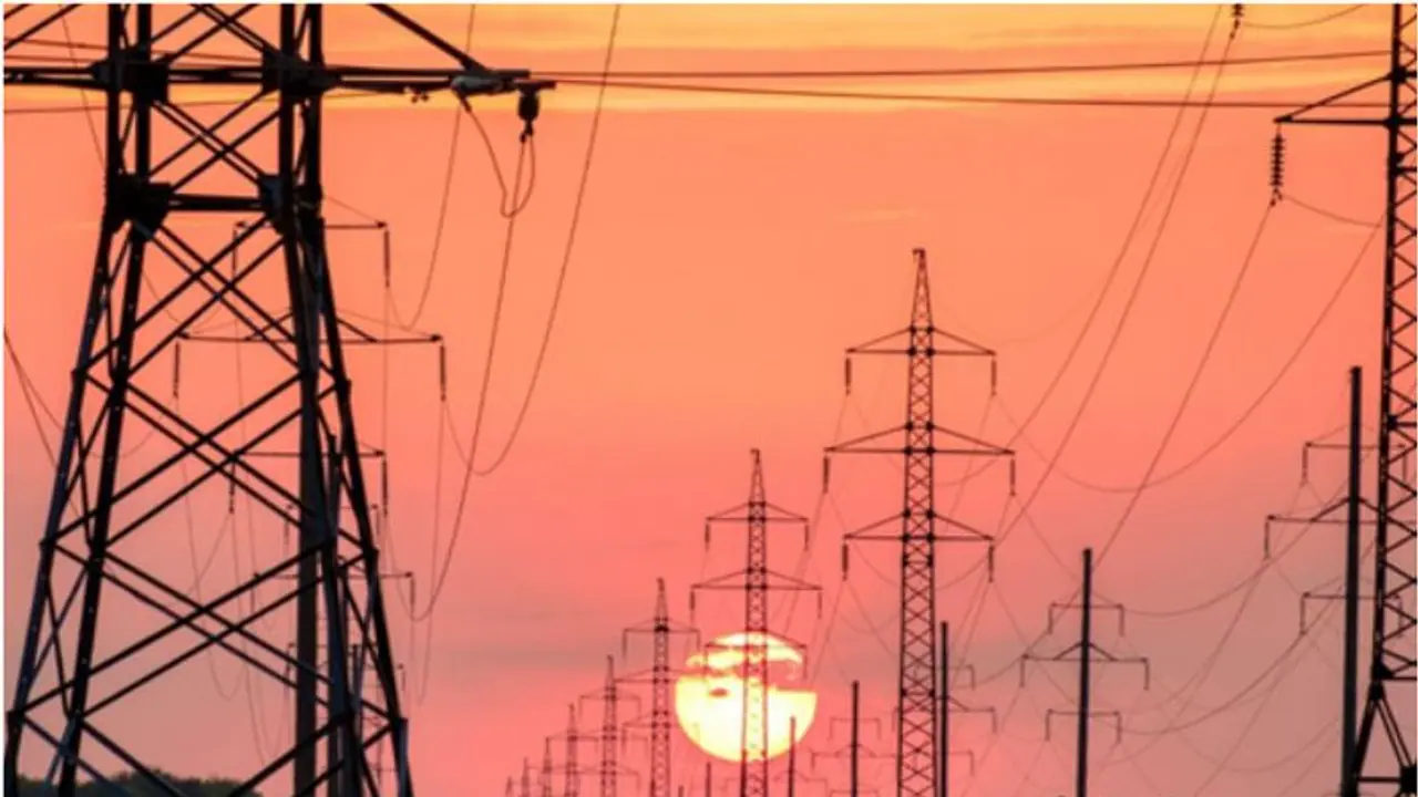 മേഖല തിരിച്ച് വൈദ്യുതി നിയന്ത്രണം തുടങ്ങി കെഎസ്ഇബി, ആദ്യഘട്ടത്തിൽ പാലക്കാട്, സർക്കുലർ പുറത്തിറക്കി മേഖല തിരിച്ച് വൈദ്യുതി നിയന്ത്രണം തുടങ്ങി കെഎസ്ഇബി, ആദ്യഘട്ടത്തിൽ പാലക്കാട്, സർക്കുലർ പുറത്തിറക്കി