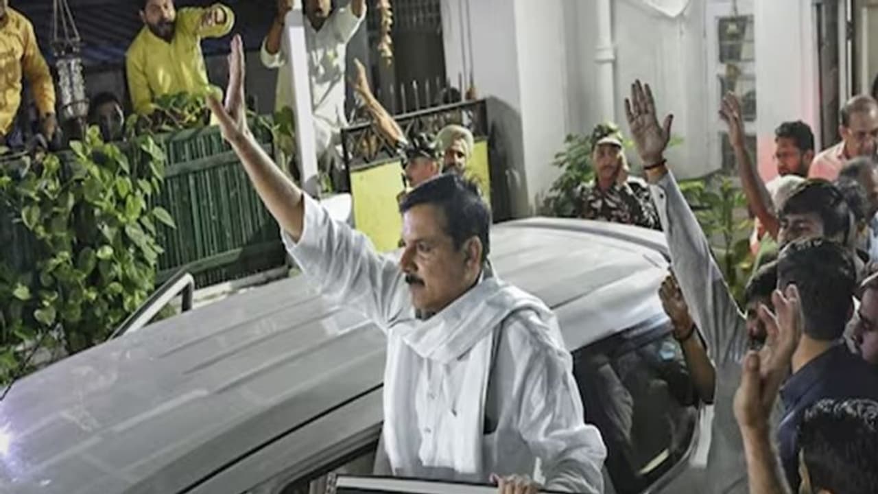 ஆம் ஆத்மி எம்.பி. சஞ்சய் சிங்கிற்கு ஜாமீன்: உச்ச நீதிமன்றம் ஜாமீன்! ஆம் ஆத்மி எம்.பி. சஞ்சய் சிங்கிற்கு ஜாமீன்: உச்ச நீதிமன்றம் ஜாமீன்!