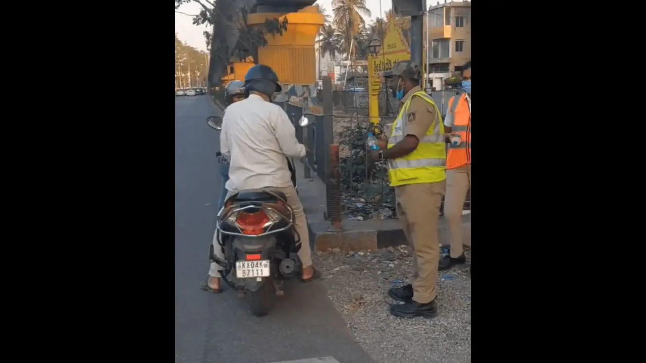 Bengaluru: Elderly resident's act of kindness towards traffic police goes viral, restores faith in humanity
