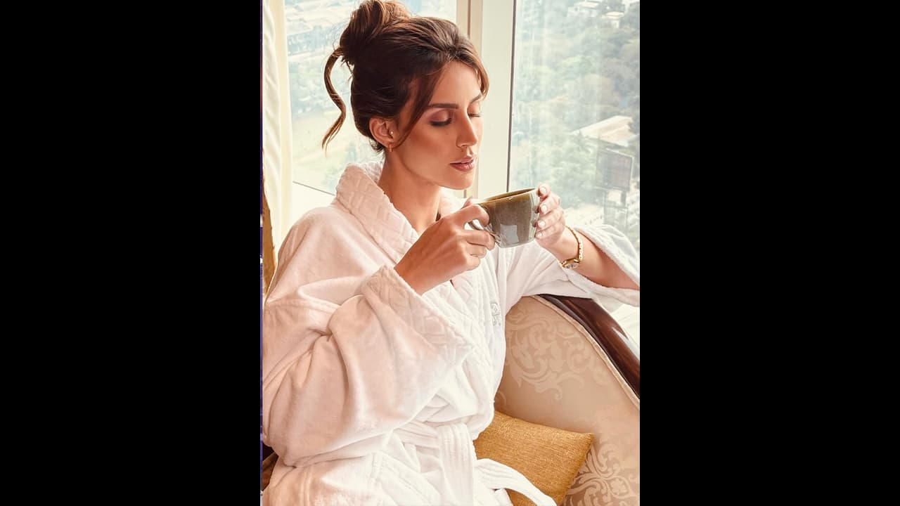 ಒಂಟಿಯಾಗಿರೋ ಹುಡುಗಿಯರು ಏನ್ ಮಾಡ್ತಾರೆ ಗೊತ್ತಾ? ಒಂಟಿಯಾಗಿರೋ ಹುಡುಗಿಯರು ಏನ್ ಮಾಡ್ತಾರೆ ಗೊತ್ತಾ?