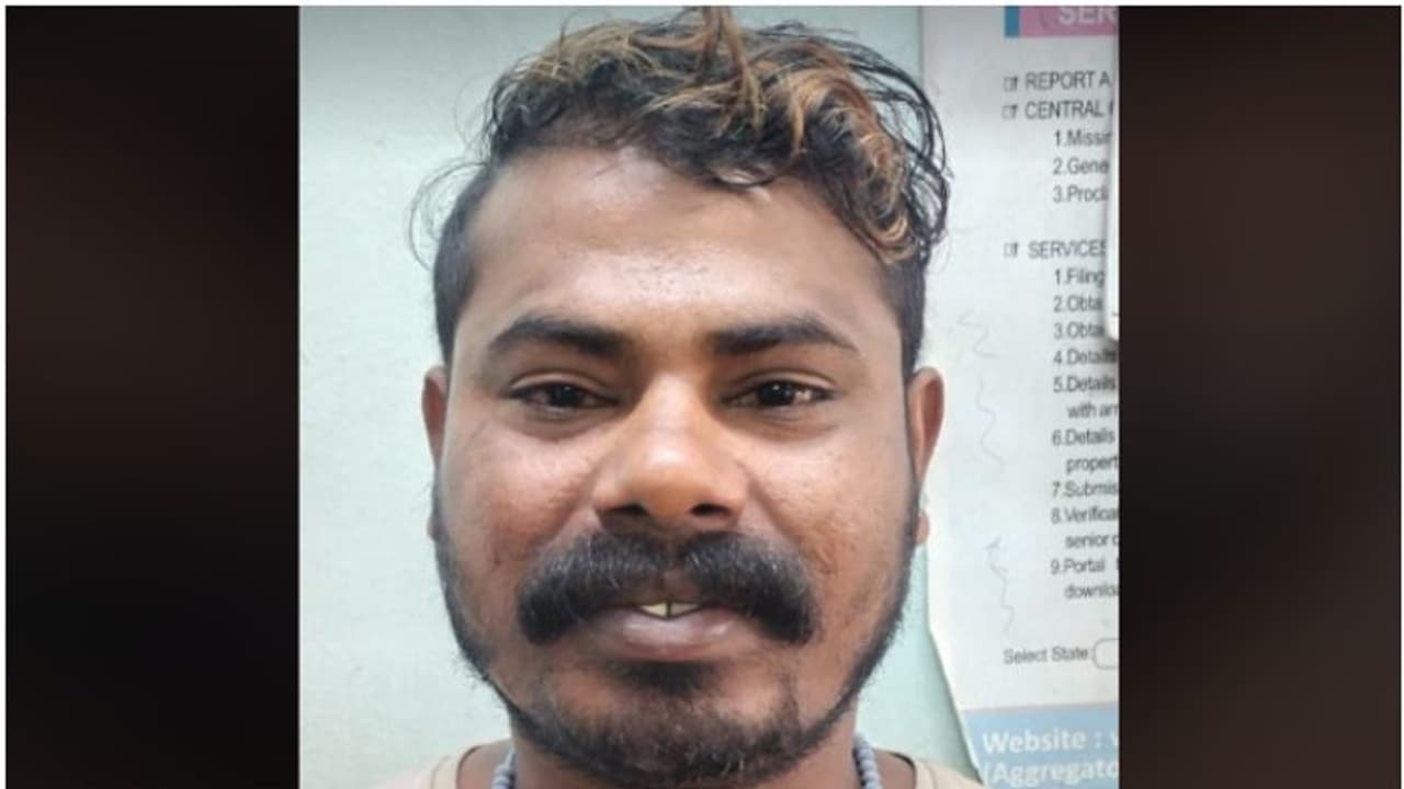 2013ല് നാടിനെ ഞെട്ടിച്ച കേസില് വിധി: യുവാവിന്റെ തല ബോംബ് വച്ച് തകര്ത്ത എഡ്വിന് ഇരട്ട ജീവപര്യന്തം 2013ല് നാടിനെ ഞെട്ടിച്ച കേസില് വിധി: യുവാവിന്റെ തല ബോംബ് വച്ച് തകര്ത്ത എഡ്വിന് ഇരട്ട ജീവപര്യന്തം