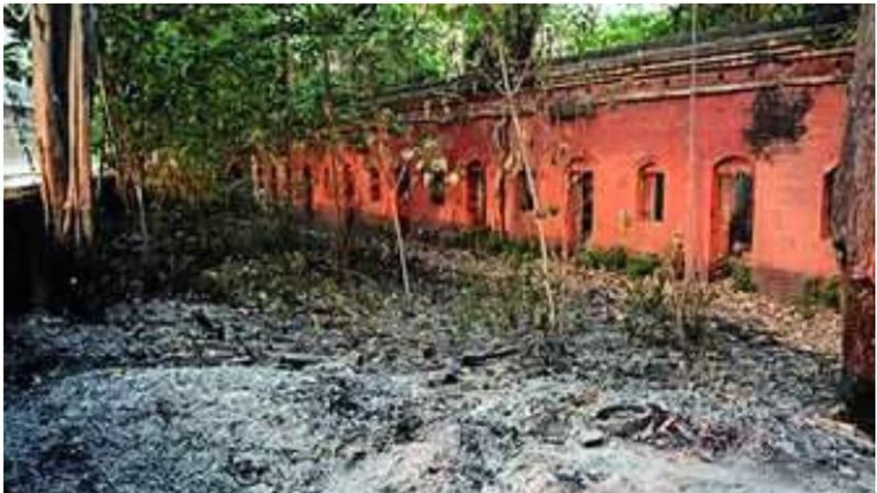 സൈനിക ക്വാട്ടേഴ്സിൽ നിന്ന് ദുർ​ഗന്ധം; പരാതി, പരിശോധനയിൽ ഞെട്ടിക്കുന്ന കാഴ്ച, ബാ​ഗുകളിൽ സ്ത്രീയുടെ മൃതദേഹം