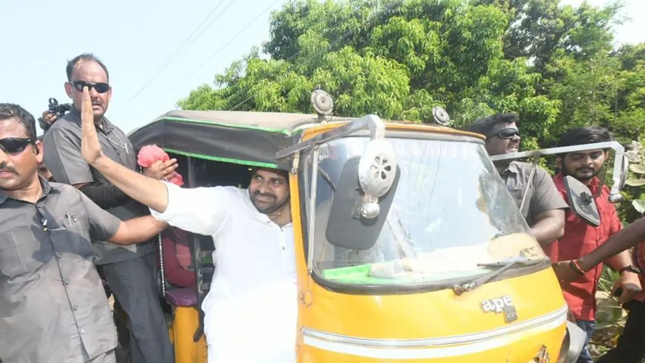  ఆటోలో పవన్ కళ్యాణ్ ఎన్నికల ప్రచారం: డ్రైవర్ల సమస్యలపై జనసేనాని ఆరా