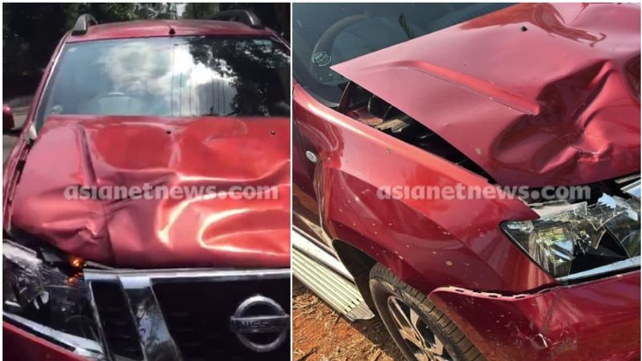 ഓടിക്കൊണ്ടിരിക്കുന്ന കാറിന് നേരെ കാട്ടുപോത്തിന്റെ ആക്രമണം; കാര് യാത്രക്കാര് അത്ഭുതകരമായി രക്ഷപ്പെട്ടു ഓടിക്കൊണ്ടിരിക്കുന്ന കാറിന് നേരെ കാട്ടുപോത്തിന്റെ ആക്രമണം; കാര് യാത്രക്കാര് അത്ഭുതകരമായി രക്ഷപ്പെട്ടു