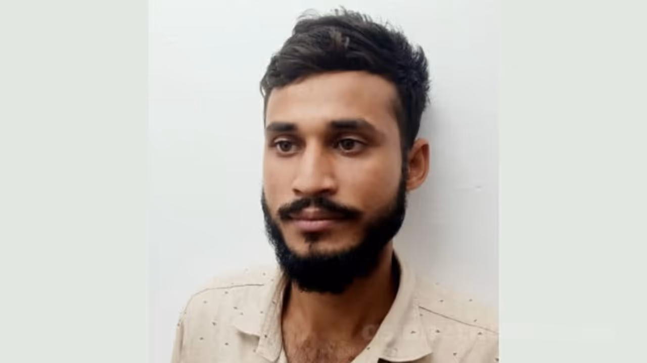 ഫേസ്ബുക്കിലൂടെ പരിചയപ്പെട്ട് ബംഗ്ലാദേശ് പൗരൻ നാട്ടിലെത്തി; മടങ്ങുമ്പോൾ 14 കാരിയായ മകളെ തട്ടിക്കൊണ്ടു പോയി ഫേസ്ബുക്കിലൂടെ പരിചയപ്പെട്ട് ബംഗ്ലാദേശ് പൗരൻ നാട്ടിലെത്തി; മടങ്ങുമ്പോൾ 14 കാരിയായ മകളെ തട്ടിക്കൊണ്ടു പോയി