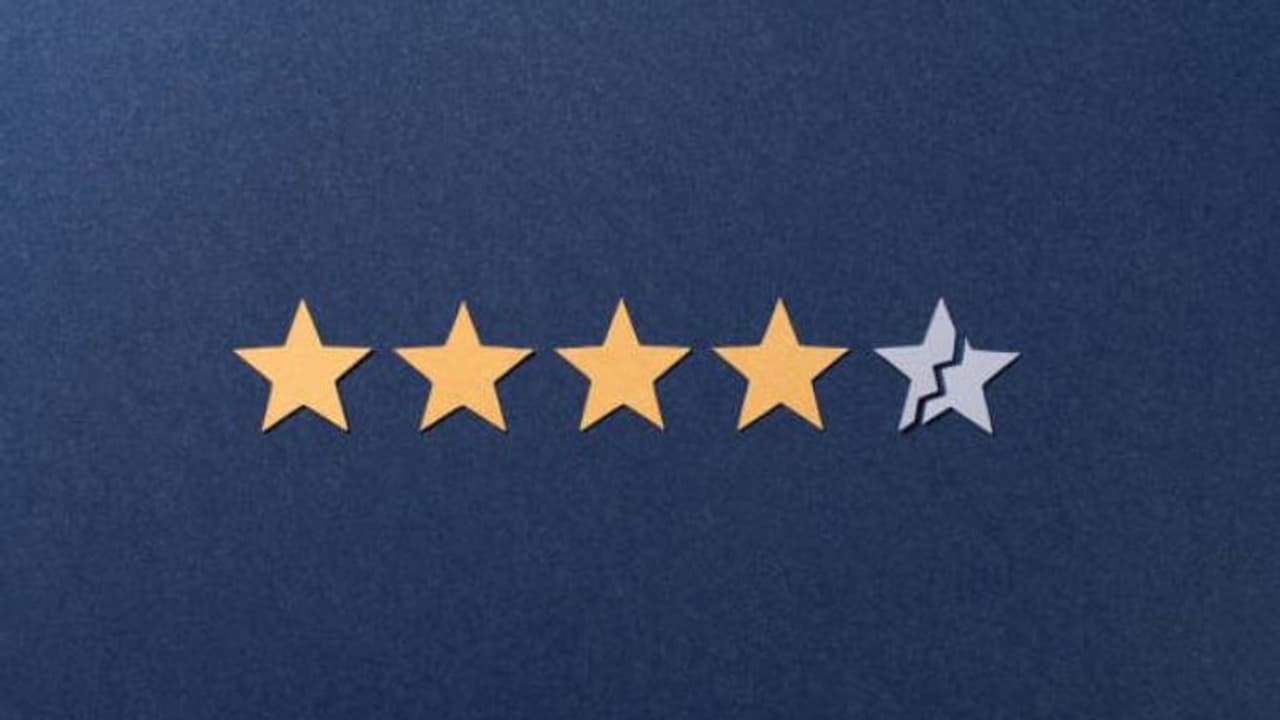 'ജീവൻ രക്ഷിച്ച ആളാണ്, എന്നിട്ടും 4 സ്റ്റാർ മാത്രം, ഇനിയെന്ത് വേണം'; വൈറലായി ഡോക്ടറുടെ ട്വീറ്റ് 'ജീവൻ രക്ഷിച്ച ആളാണ്, എന്നിട്ടും 4 സ്റ്റാർ മാത്രം, ഇനിയെന്ത് വേണം'; വൈറലായി ഡോക്ടറുടെ ട്വീറ്റ്