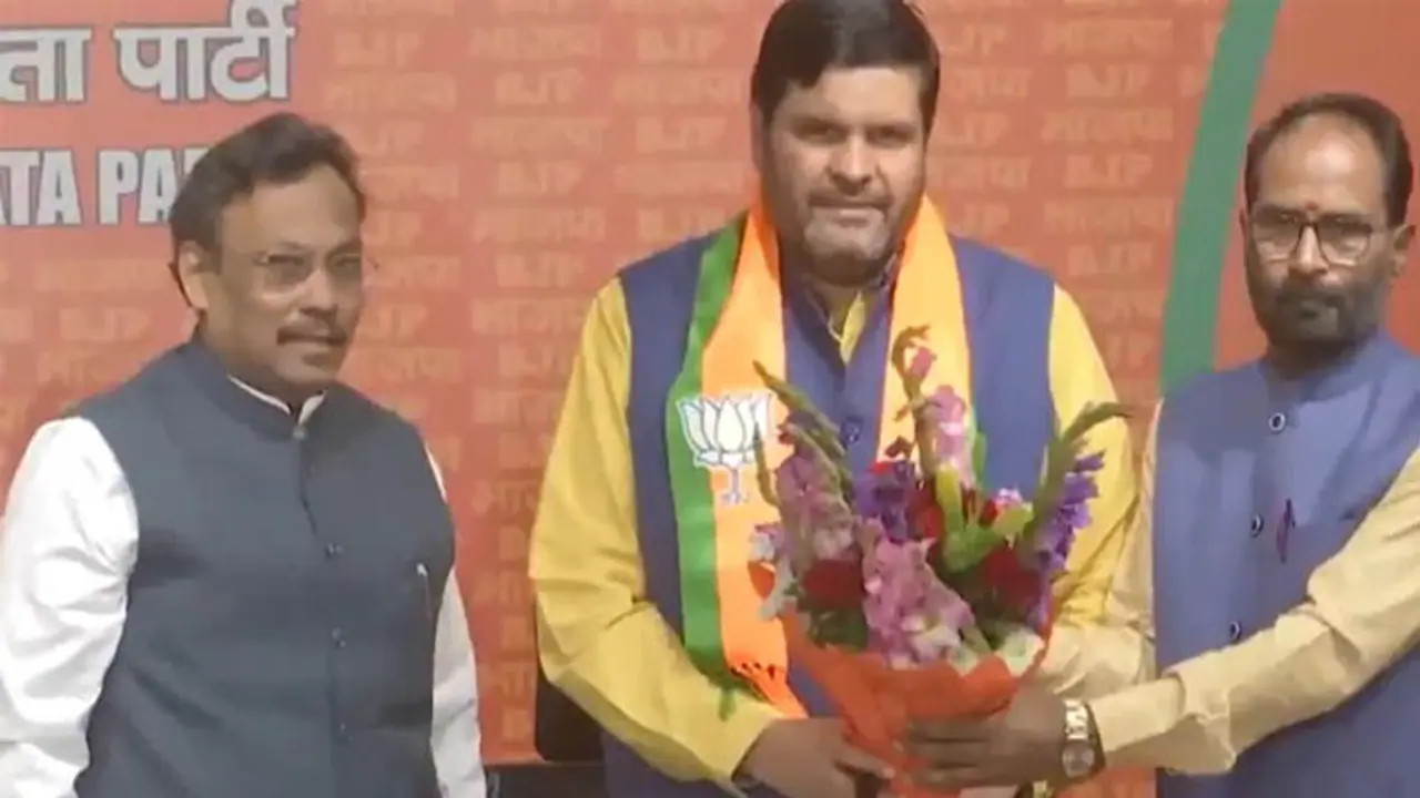 gourav vallabh joins bjp gourav vallabh joins bjp