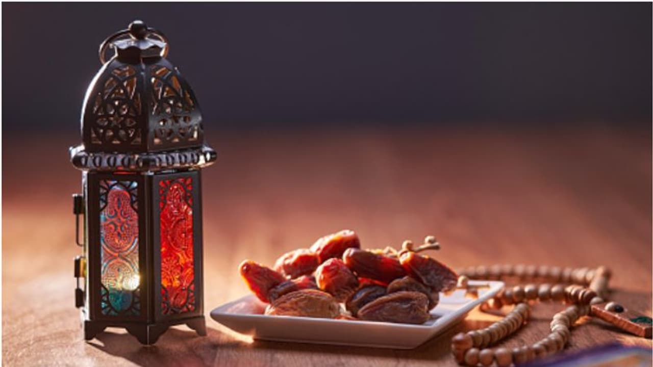 ഒമാനില് പൊതു, സ്വകാര്യ മേഖലയ്ക്ക് ചെറിയ പെരുന്നാൾ അവധി പ്രഖ്യാപിച്ചു ഒമാനില് പൊതു, സ്വകാര്യ മേഖലയ്ക്ക് ചെറിയ പെരുന്നാൾ അവധി പ്രഖ്യാപിച്ചു