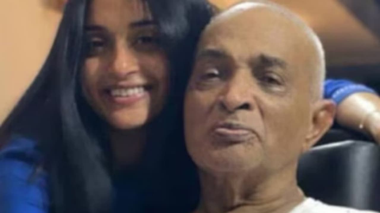 മീരാ ജാസ്‍മിന്റെ പിതാവ് അന്തരിച്ചു