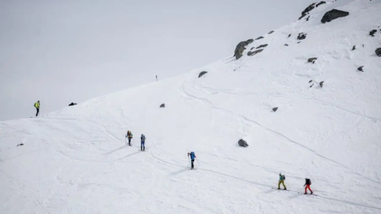 Himachal Pradesh faces snowfall and rain, avalanche warning issued in Lahaul and Spiti region Himachal Pradesh faces snowfall and rain, avalanche warning issued in Lahaul and Spiti region