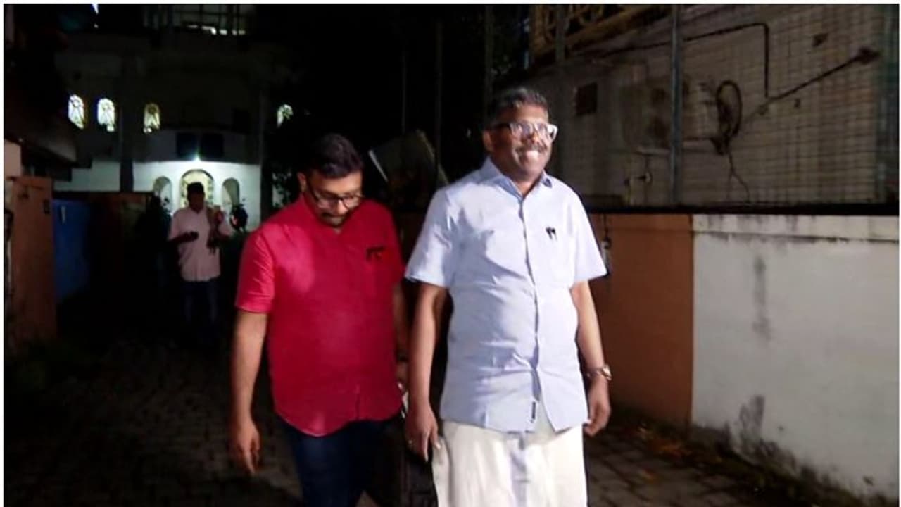 കരുവന്നൂർ ബാങ്ക് തട്ടിപ്പ് കേസിൽ സിപിഎം നേതാവ് പി കെ ബിജുവിനെ 8 മണിക്കൂറിലേറെ ചോദ്യം ചെയ്തു, വീണ്ടും ഹാജരാകണം കരുവന്നൂർ ബാങ്ക് തട്ടിപ്പ് കേസിൽ സിപിഎം നേതാവ് പി കെ ബിജുവിനെ 8 മണിക്കൂറിലേറെ ചോദ്യം ചെയ്തു, വീണ്ടും ഹാജരാകണം