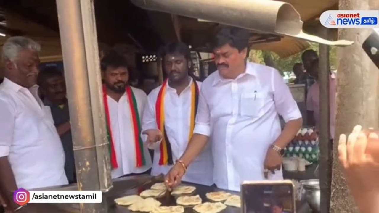 பிரசாரத்தின் போது புரோட்டா சுட்டு ஒரே இலையில் சாப்பிட்ட ராஜேந்திர பாலாஜி, விஜய பிரபாகரன்