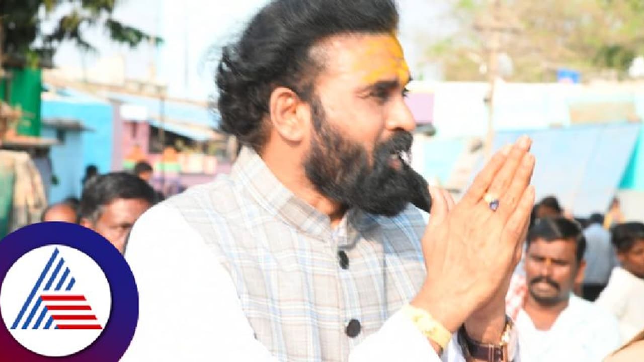 ಬಳ್ಳಾರಿ ಬಿಜೆಪಿ ಸಮಾವೇಶದಲ್ಲಿ ಜನಾರ್ದನ ರೆಡ್ಡಿಯನ್ನ ಹಾಡಿ ಹೊಗಳಿದ ಶ್ರೀರಾಮುಲು