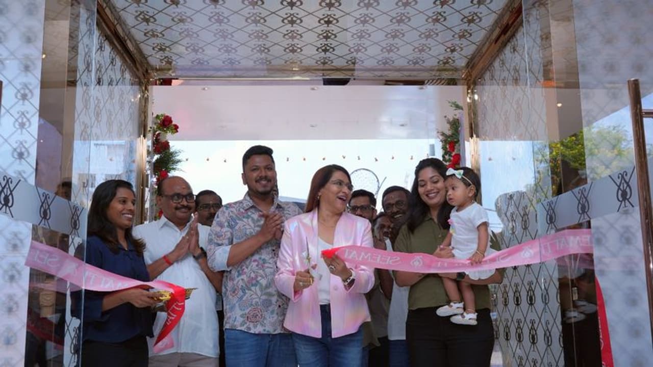 ശീമാട്ടിയുടെ നവീകരിച്ച കോട്ടയം ഷോറൂം പ്രവർത്തനമാരംഭിച്ചു