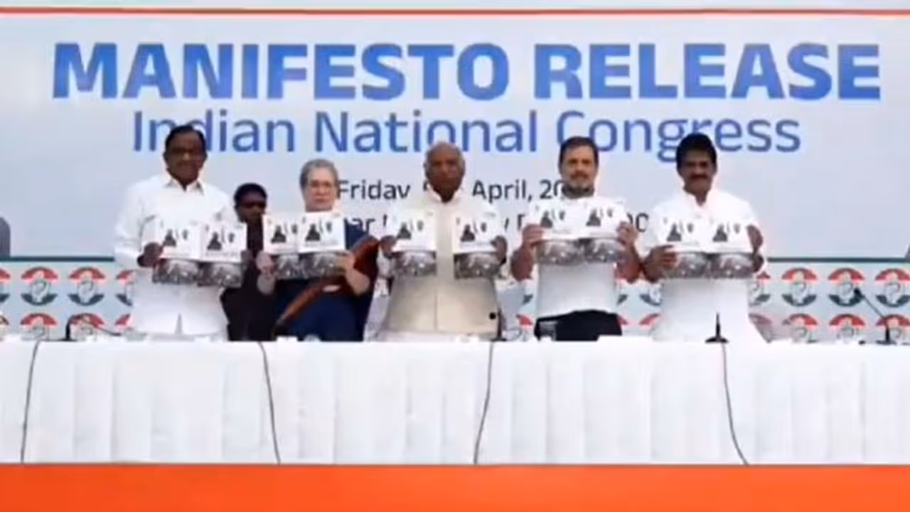 Congress unveils 2024 Lok Sabha elections manifesto; promises caste census, personal law reform (WATCH) Congress unveils 2024 Lok Sabha elections manifesto; promises caste census, personal law reform (WATCH)