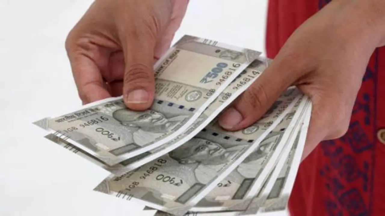 'Rs 20 lakh enough to survive?' IIT Kharagpur alumnus breaks down expenses for 4 member family in a metro city 'Rs 20 lakh enough to survive?' IIT Kharagpur alumnus breaks down expenses for 4 member family in a metro city