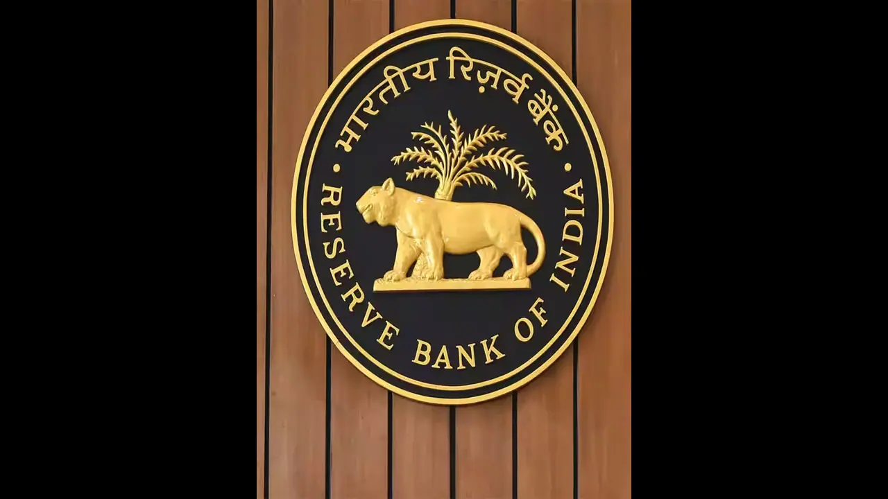 ప్రభుత్వనికి రూ. 2.11 లక్షల కోట్ల చెక్కు.. తొలిసారిగా రిజర్వ్ బ్యాంక్ చర్య... ప్రభుత్వనికి రూ. 2.11 లక్షల కోట్ల చెక్కు.. తొలిసారిగా రిజర్వ్ బ్యాంక్ చర్య...