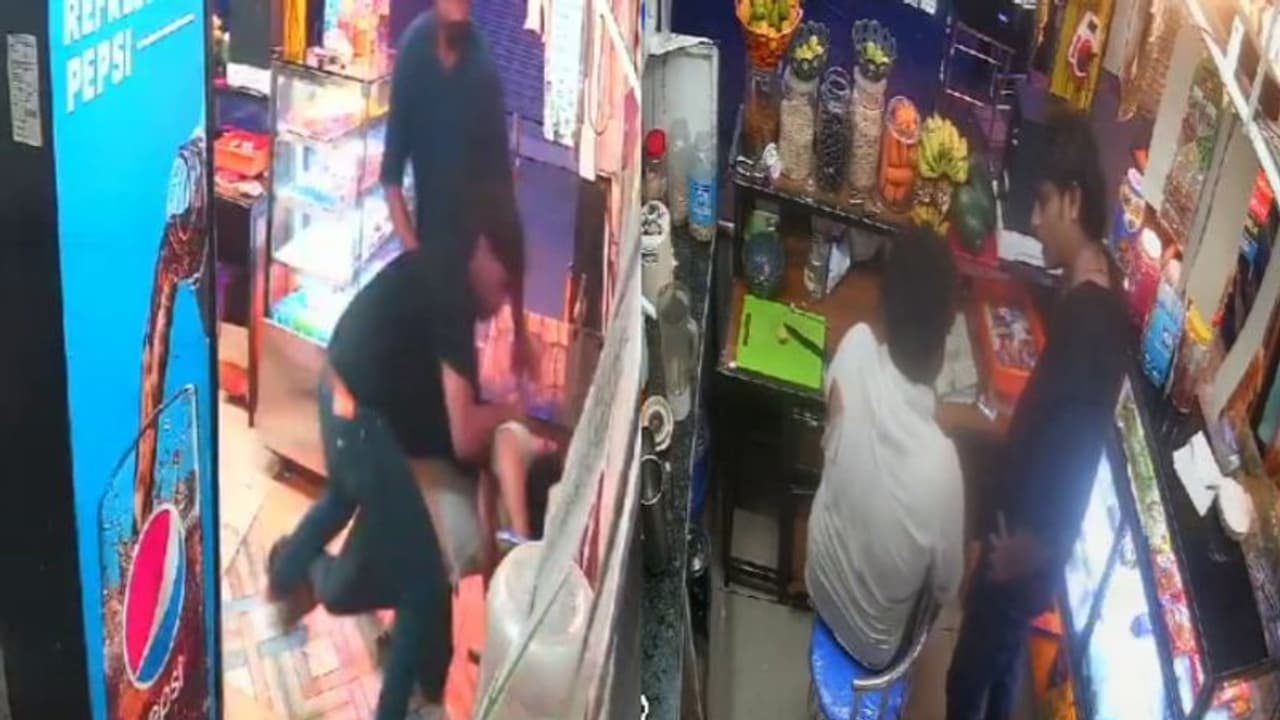 കാസർകോടുകാരൻ കൊച്ചിയിൽ വന്ന് ആളാകുന്നോ? 2തവണ കഴിച്ചിട്ടും പണം നൽകിയില്ല, ചോദിച്ചപ്പോൾ ക്രൂരമർദനം;അറസ്റ്റ്