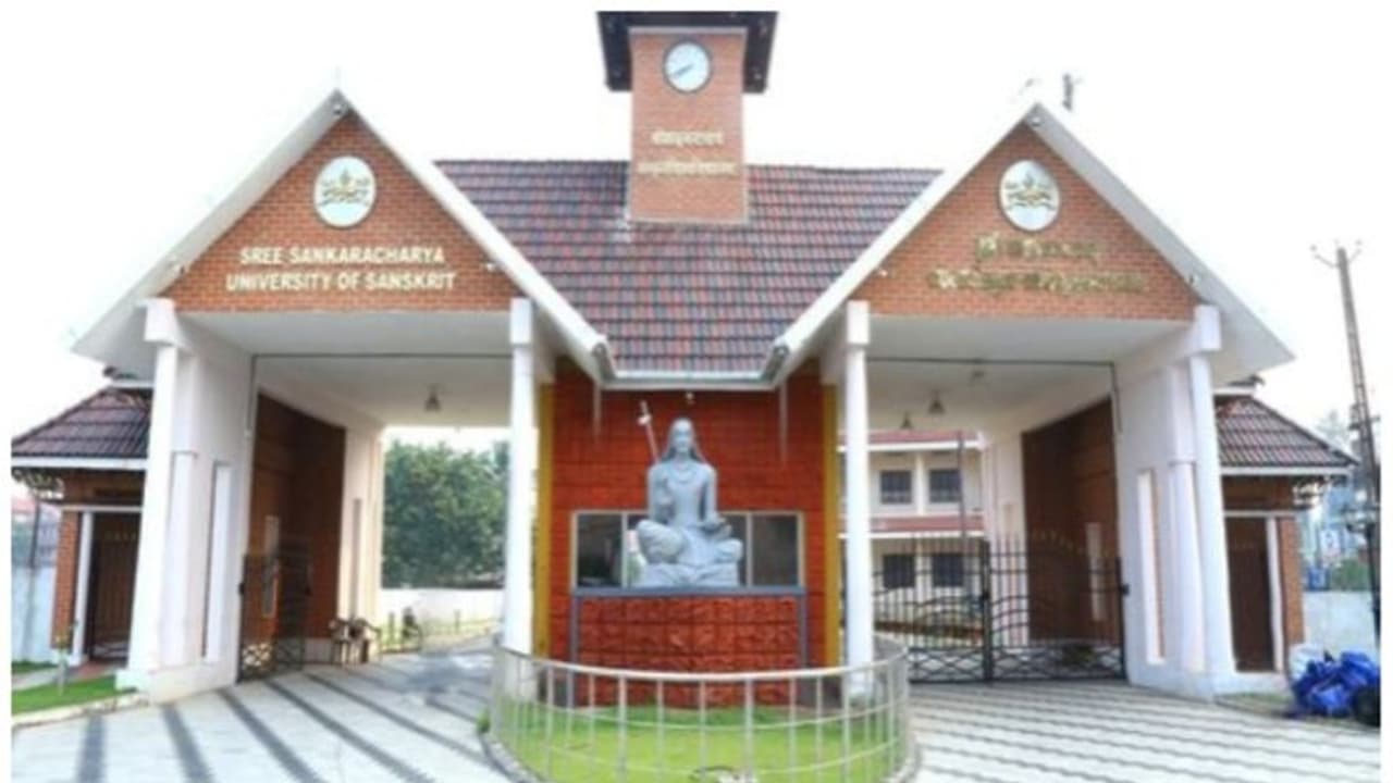 'ഫെലോഷിപ്പ് കുടിശ്ശിക തീർത്തില്ലെങ്കിൽ വിസിയുടെ ശമ്പളം കൊടുക്കേണ്ട'; ഗവേഷക വിദ്യാർത്ഥിയുടെ ഹർജിയിൽ കോടതി വിധി 'ഫെലോഷിപ്പ് കുടിശ്ശിക തീർത്തില്ലെങ്കിൽ വിസിയുടെ ശമ്പളം കൊടുക്കേണ്ട'; ഗവേഷക വിദ്യാർത്ഥിയുടെ ഹർജിയിൽ കോടതി വിധി