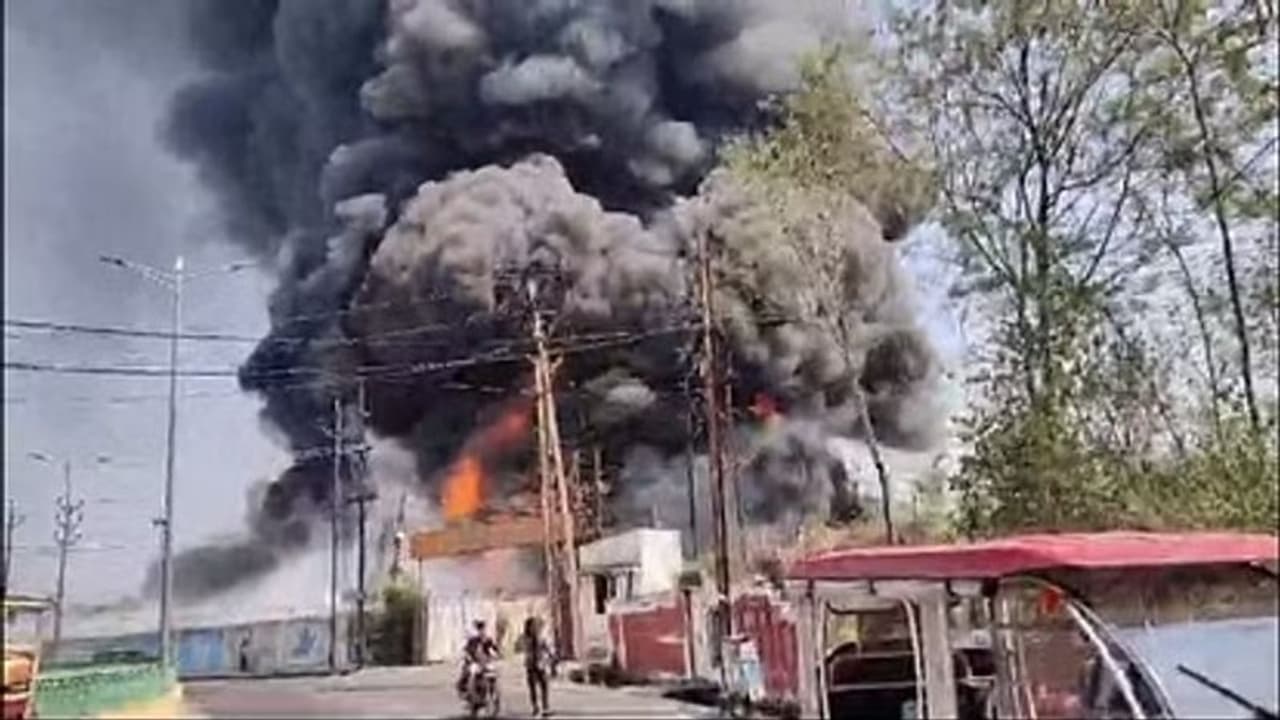 Fire Havoc In Chhattisgarh: CSPDCL गोदाम में भीषण आग, 1800 ट्रांसफॉर्मर जले, रायपुर में बिजली संकट का डर