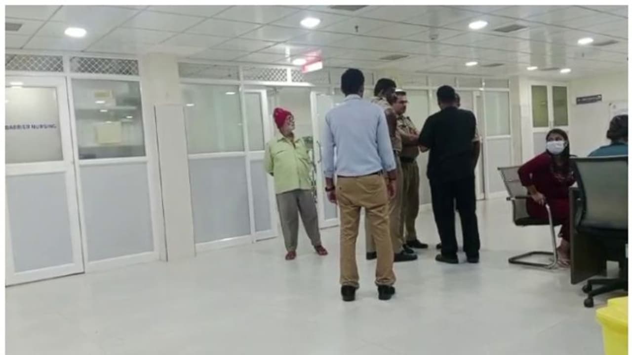 കാട്ടാക്കടയിൽ ഡിവൈഎഫ്ഐ പ്രവർത്തകരായ 2 പേർക്ക് കുത്തേറ്റു; പ്രതി പിടിയില് കാട്ടാക്കടയിൽ ഡിവൈഎഫ്ഐ പ്രവർത്തകരായ 2 പേർക്ക് കുത്തേറ്റു; പ്രതി പിടിയില്