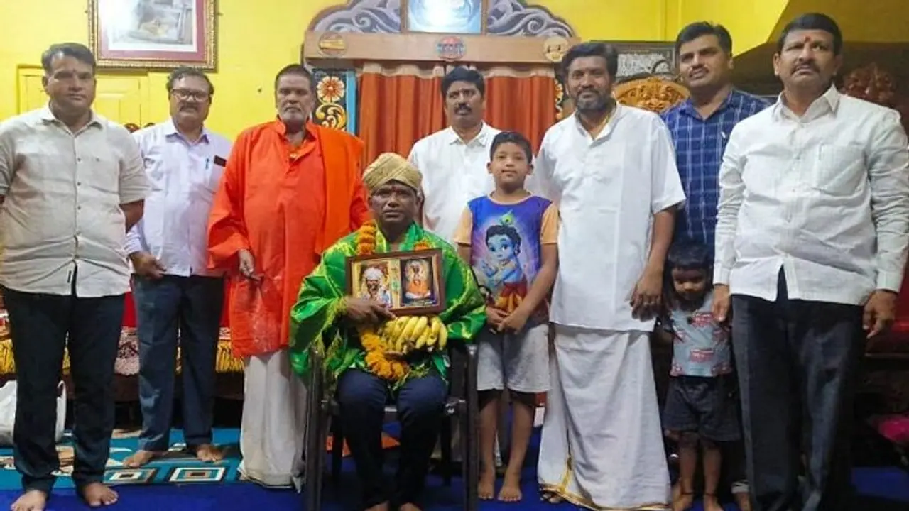 ಕರ್ನಾಟಕದ ಮುಂದಿನ ಸಿಎಂ ಸತೀಶ ಜಾರಕಿಹೊಳಿ?: ಬ್ರಹ್ಮಾನಂದ ಶ್ರೀಗಳು ಹೇಳಿದ್ದಿಷ್ಟು ಕರ್ನಾಟಕದ ಮುಂದಿನ ಸಿಎಂ ಸತೀಶ ಜಾರಕಿಹೊಳಿ?: ಬ್ರಹ್ಮಾನಂದ ಶ್ರೀಗಳು ಹೇಳಿದ್ದಿಷ್ಟು