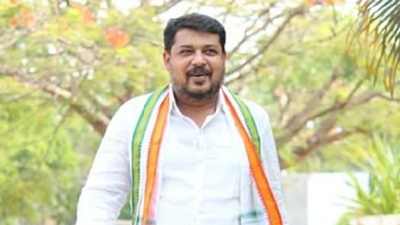 ಸುನೀಲ್ ಬೋಸ್ ನಾಮಪತ್ರ ಅಸಿಂಧು ಕೋರಿ ಬಿಜೆಪಿ ದೂರು: ಕಾರಣವೇನು? ಸುನೀಲ್ ಬೋಸ್ ನಾಮಪತ್ರ ಅಸಿಂಧು ಕೋರಿ ಬಿಜೆಪಿ ದೂರು: ಕಾರಣವೇನು?