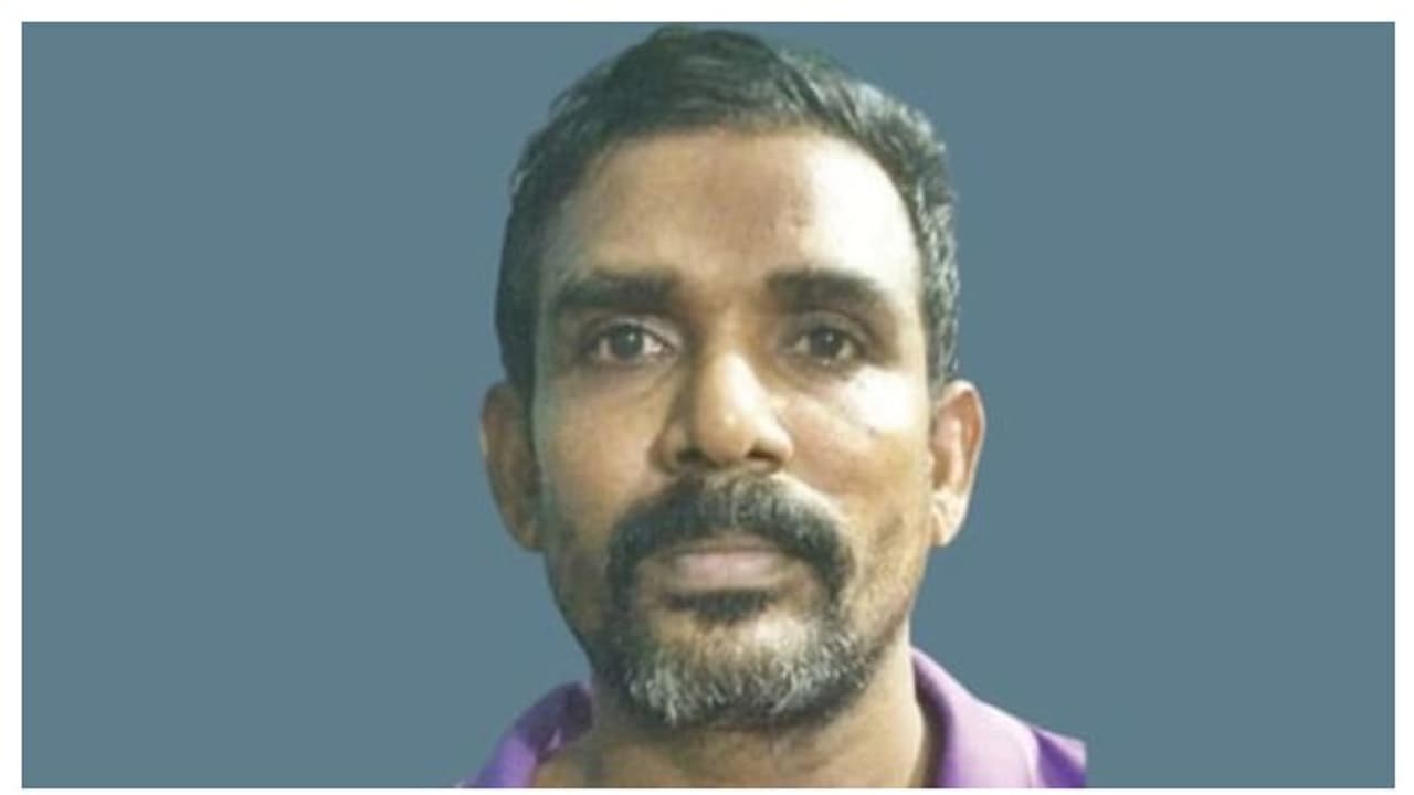 അന്ന് മുതുക് ചവിട്ടുപടിയാക്കി, പ്രളയ കാലത്തെ ഹീറോ ജൈസൽ വീണ്ടും അറസ്റ്റിൽ, ഇത്തവണ സ്വർണം തട്ടിയ കേസിൽ അന്ന് മുതുക് ചവിട്ടുപടിയാക്കി, പ്രളയ കാലത്തെ ഹീറോ ജൈസൽ വീണ്ടും അറസ്റ്റിൽ, ഇത്തവണ സ്വർണം തട്ടിയ കേസിൽ