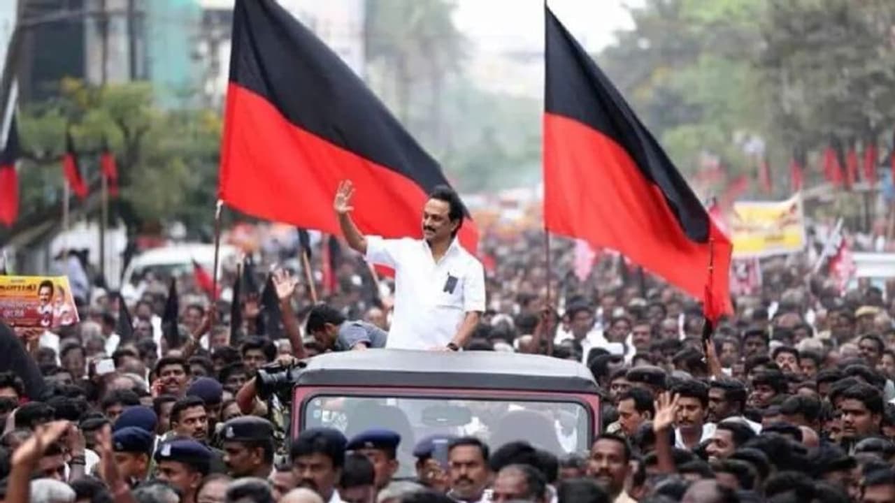 எங்கள் ஆட்சி வழங்கிய இட ஒதுக்கீடு.. தமிழகத்தின் நிர்வாக ஆளுமையில் நிமிர்ந்து நிற்கும் பெண்கள் திமுக அறிக்கை! எங்கள் ஆட்சி வழங்கிய இட ஒதுக்கீடு.. தமிழகத்தின் நிர்வாக ஆளுமையில் நிமிர்ந்து நிற்கும் பெண்கள் திமுக அறிக்கை!