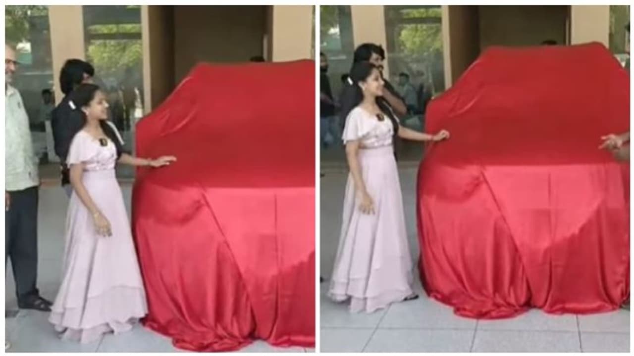 Manasvi: மானஸ்வியோட 11 ஆவது பிறந்தநாளுக்கு.. காரை பரிசாக கொடுத்த நடிகர் 'கொட்டாச்சி'! குவியும் வாழ்த்து! Manasvi: மானஸ்வியோட 11 ஆவது பிறந்தநாளுக்கு.. காரை பரிசாக கொடுத்த நடிகர் 'கொட்டாச்சி'! குவியும் வாழ்த்து!