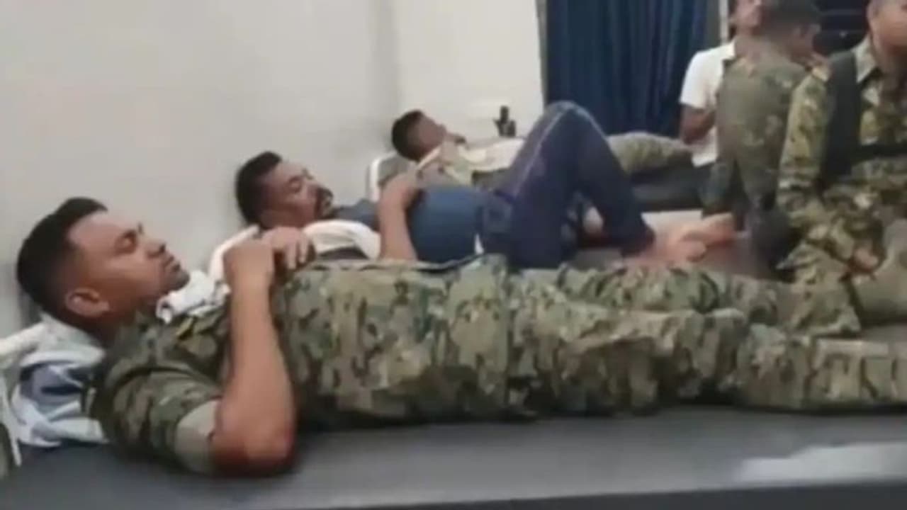 MP News: सिवनी में सेना की बस कार में टक्कर, 3 की मौत 26 जवान घायल