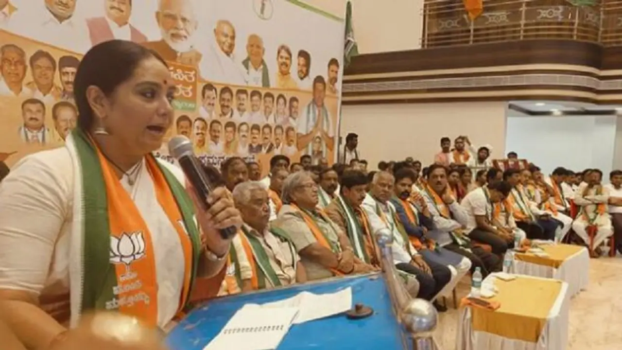 ಈ ಬಾರಿ ಕಾಂಗ್ರೆಸ್ ಗ್ಯಾರಂಟಿಗೆ ಮತದಾರ ಮರುಳಾಗುವುದಿಲ್ಲ: ನಟಿ ಶೃತಿ ಈ ಬಾರಿ ಕಾಂಗ್ರೆಸ್ ಗ್ಯಾರಂಟಿಗೆ ಮತದಾರ ಮರುಳಾಗುವುದಿಲ್ಲ: ನಟಿ ಶೃತಿ