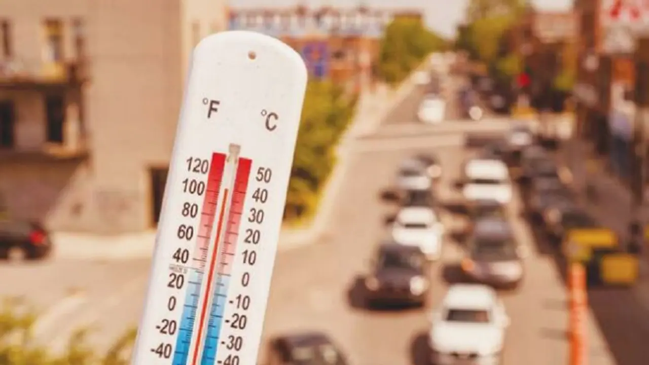 Bengaluru hits second hottest day in 50 years with 38.5°C, IMD predicts rainfall by May 2 Bengaluru hits second hottest day in 50 years with 38.5°C, IMD predicts rainfall by May 2