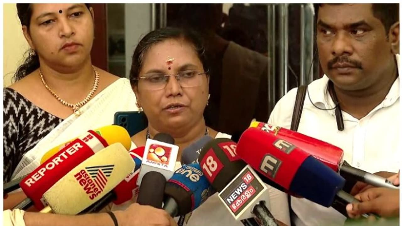 ഐസിയു പീഡന കേസ്: നഴ്സിംഗ് ഓഫീസർ അനിതയുടെ കോടതിയലക്ഷ്യഹർജി ഹൈക്കോടതി ഇന്ന് പരിഗണിക്കും ഐസിയു പീഡന കേസ്: നഴ്സിംഗ് ഓഫീസർ അനിതയുടെ കോടതിയലക്ഷ്യഹർജി ഹൈക്കോടതി ഇന്ന് പരിഗണിക്കും