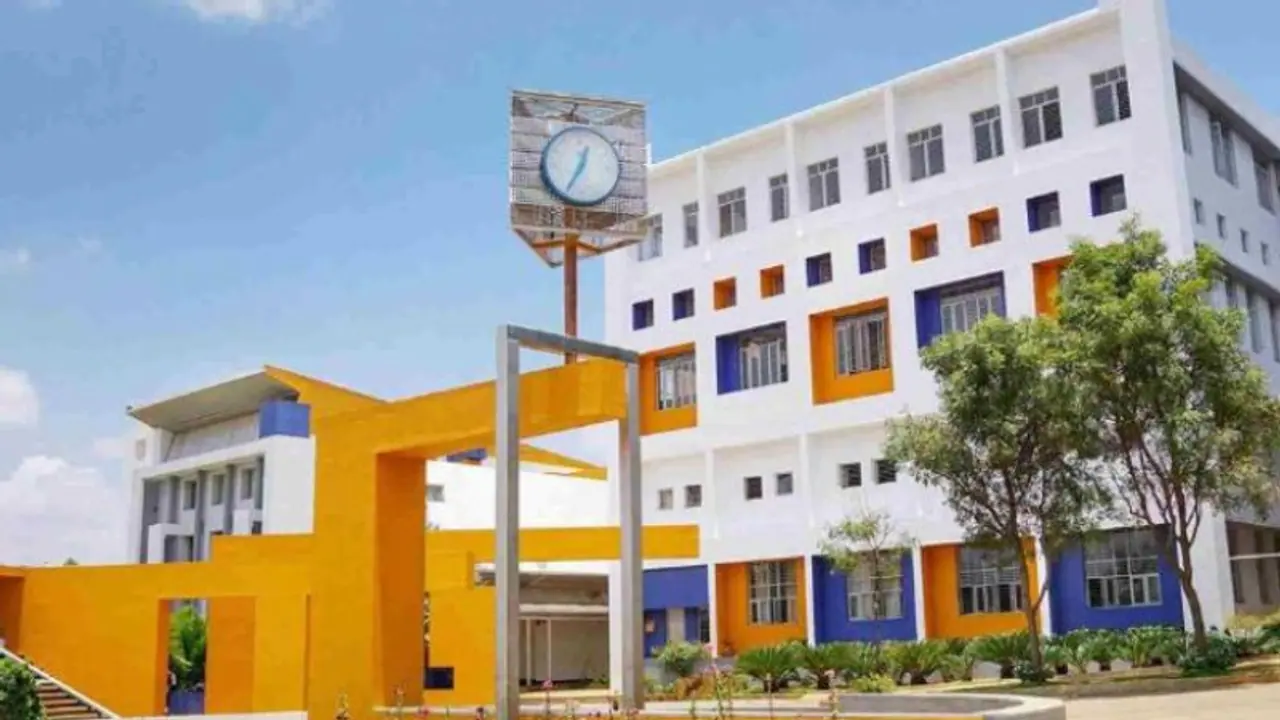 Acharya : உயர்கல்வியில் ஒரு புதிய புரட்சி.. நாளைய தலைவர்களை உருவாக்கும் "ஆச்சார்யா" ஒரு பார்வை! Acharya : உயர்கல்வியில் ஒரு புதிய புரட்சி.. நாளைய தலைவர்களை உருவாக்கும் "ஆச்சார்யா" ஒரு பார்வை!