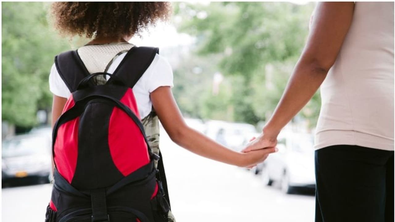 10 വയസ് പോലും തികയാത്ത പെൺകുട്ടികളിൽ ആർത്തവം, അതീവഗൗരവകരം, കുട്ടികളിലെ ശാരീരിക മാറ്റം പഠിക്കാനൊരുങ്ങി ഐസിഎംആർ 10 വയസ് പോലും തികയാത്ത പെൺകുട്ടികളിൽ ആർത്തവം, അതീവഗൗരവകരം, കുട്ടികളിലെ ശാരീരിക മാറ്റം പഠിക്കാനൊരുങ്ങി ഐസിഎംആർ