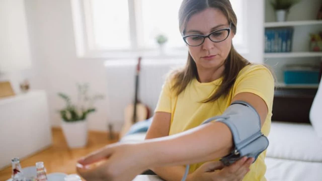 ഈ എട്ട് കാര്യങ്ങള് മാത്രം ചെയ്താല് മതി, ബിപി കുറയ്ക്കാം... ഈ എട്ട് കാര്യങ്ങള് മാത്രം ചെയ്താല് മതി, ബിപി കുറയ്ക്കാം...