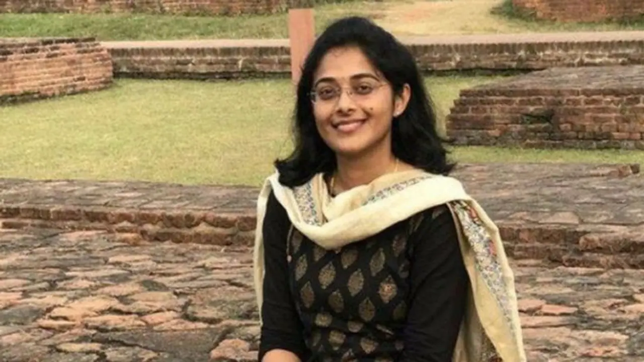 Breaking barriers: Meet IAS Surabhi Gautam who secured AIR 50 despite her struggles with English 