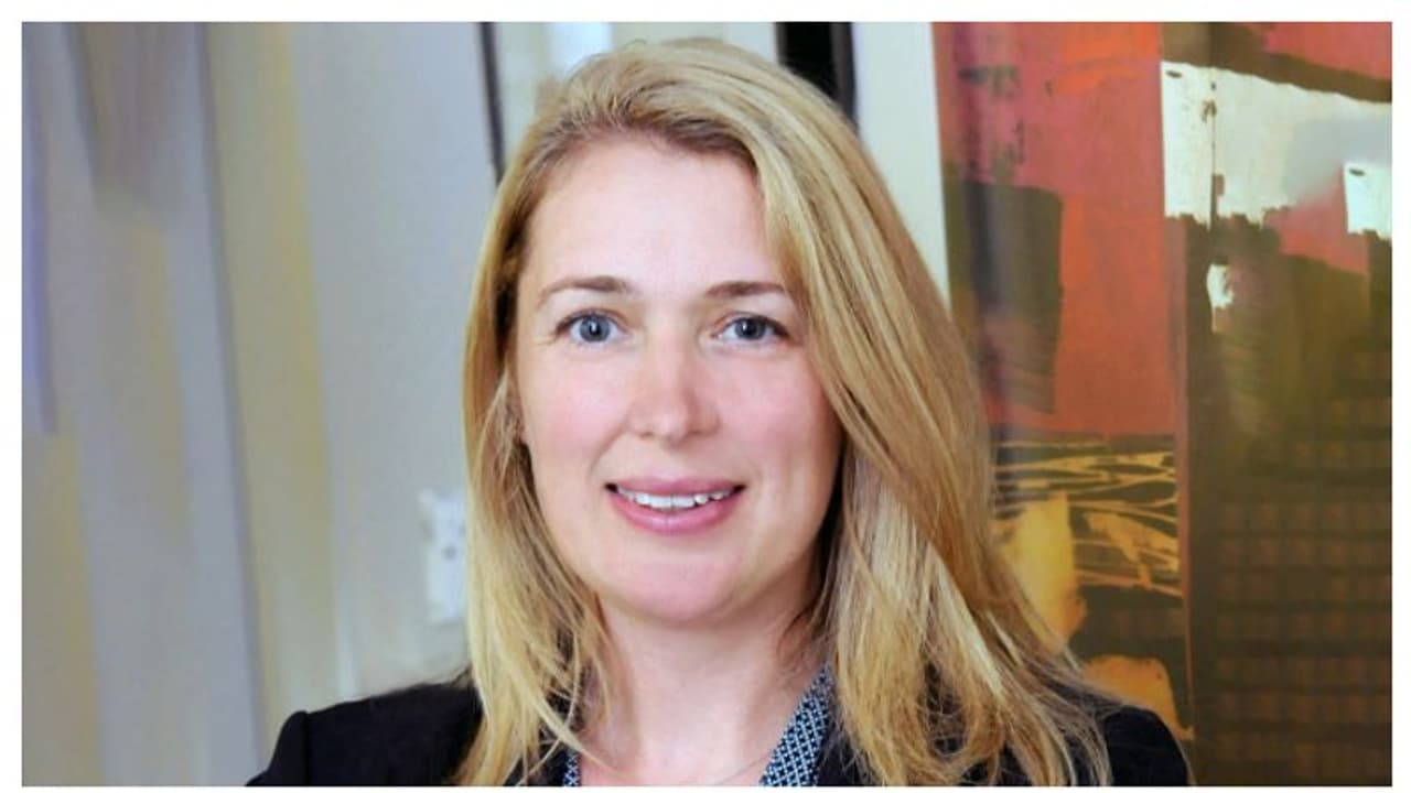 ഉദ്യോഗസ്ഥനുമായി ബന്ധം; കാനഡയിലെ ഏറ്റവും വലിയ ബാങ്കിന്റെ സിഎഫ്ഒയെ പുറത്താക്കി ഉദ്യോഗസ്ഥനുമായി ബന്ധം; കാനഡയിലെ ഏറ്റവും വലിയ ബാങ്കിന്റെ സിഎഫ്ഒയെ പുറത്താക്കി