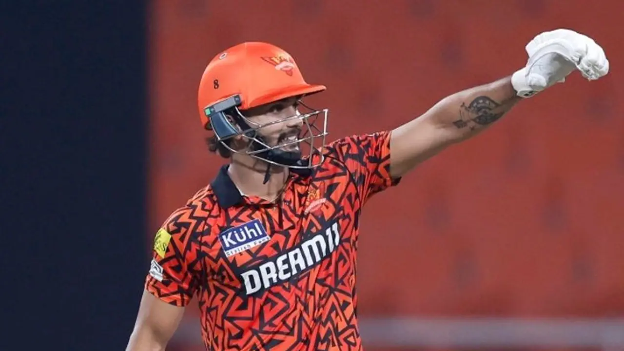 തുടക്കം നന്നായി, ഒടുക്കം പാളി! നിതീഷിനും ഹെഡിനും അര്ധ സെഞ്ചുറി; രാജസ്ഥാനെതിരെ ഹൈദരാബാദിന് കൂറ്റന് സ്കോര് തുടക്കം നന്നായി, ഒടുക്കം പാളി! നിതീഷിനും ഹെഡിനും അര്ധ സെഞ്ചുറി; രാജസ്ഥാനെതിരെ ഹൈദരാബാദിന് കൂറ്റന് സ്കോര്