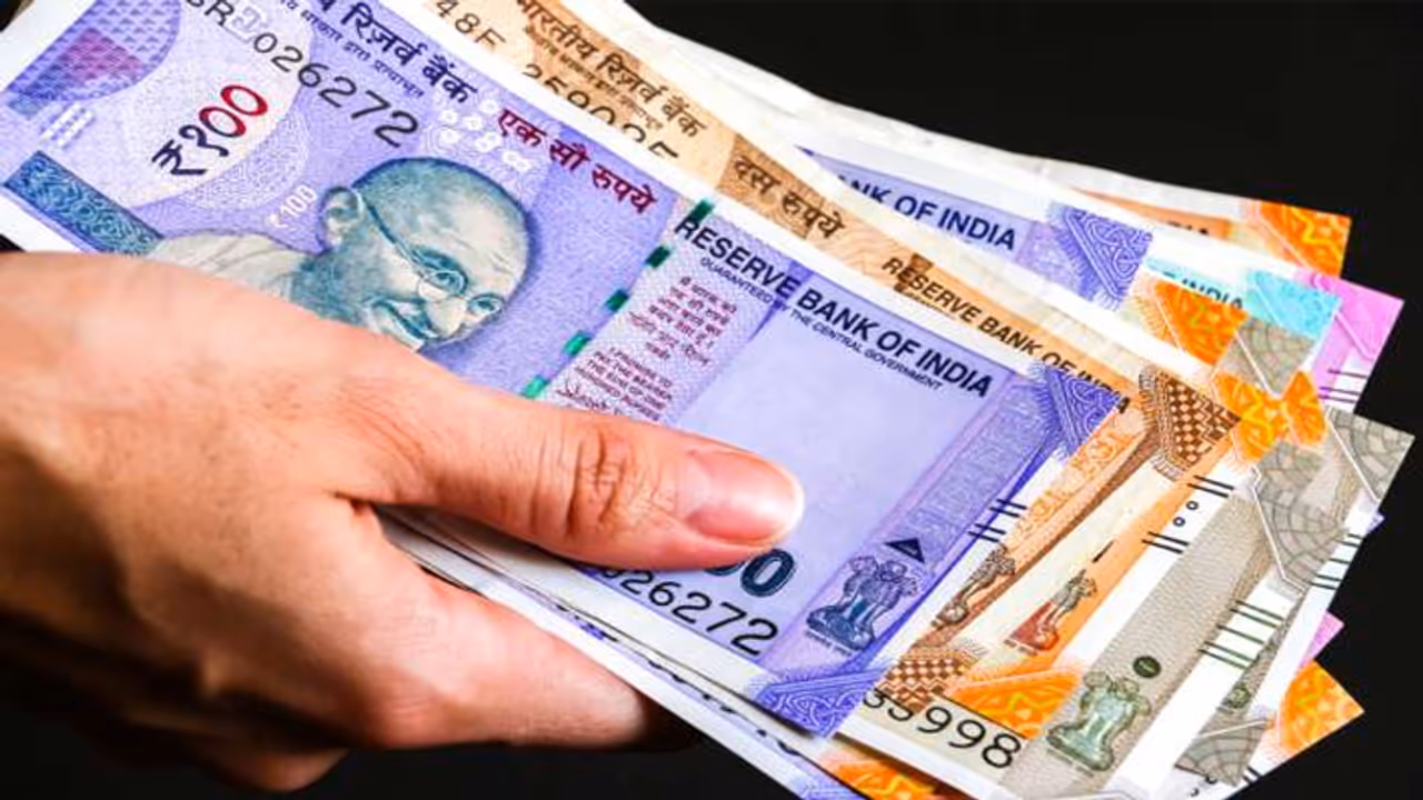 ನಾಲ್ಕು ಪಟ್ಟು ಆದಾಯದಲ್ಲಿರುವ ಕಾರ್ಪೋರೇಟ್‌ ಕಂಪನಿಗಳು, ಉದ್ಯೋಗಿಗಳ ಸಂಬಳದಲ್ಲಿ ಏರಿಕೆಯಿಲ್ಲ: FICCI ವರದಿ