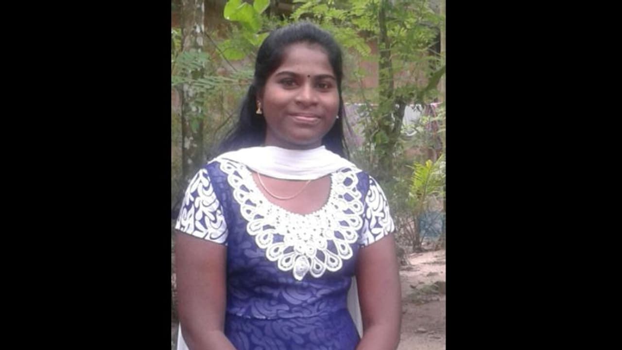 പ്രസവ ശസ്ത്രക്രിയയെ തുടര്ന്ന് യുവതി മരിച്ചു; ചികിത്സ പിഴവെന്ന് കുടുംബാംഗങ്ങള്, പരാതി നല്കി പ്രസവ ശസ്ത്രക്രിയയെ തുടര്ന്ന് യുവതി മരിച്ചു; ചികിത്സ പിഴവെന്ന് കുടുംബാംഗങ്ങള്, പരാതി നല്കി