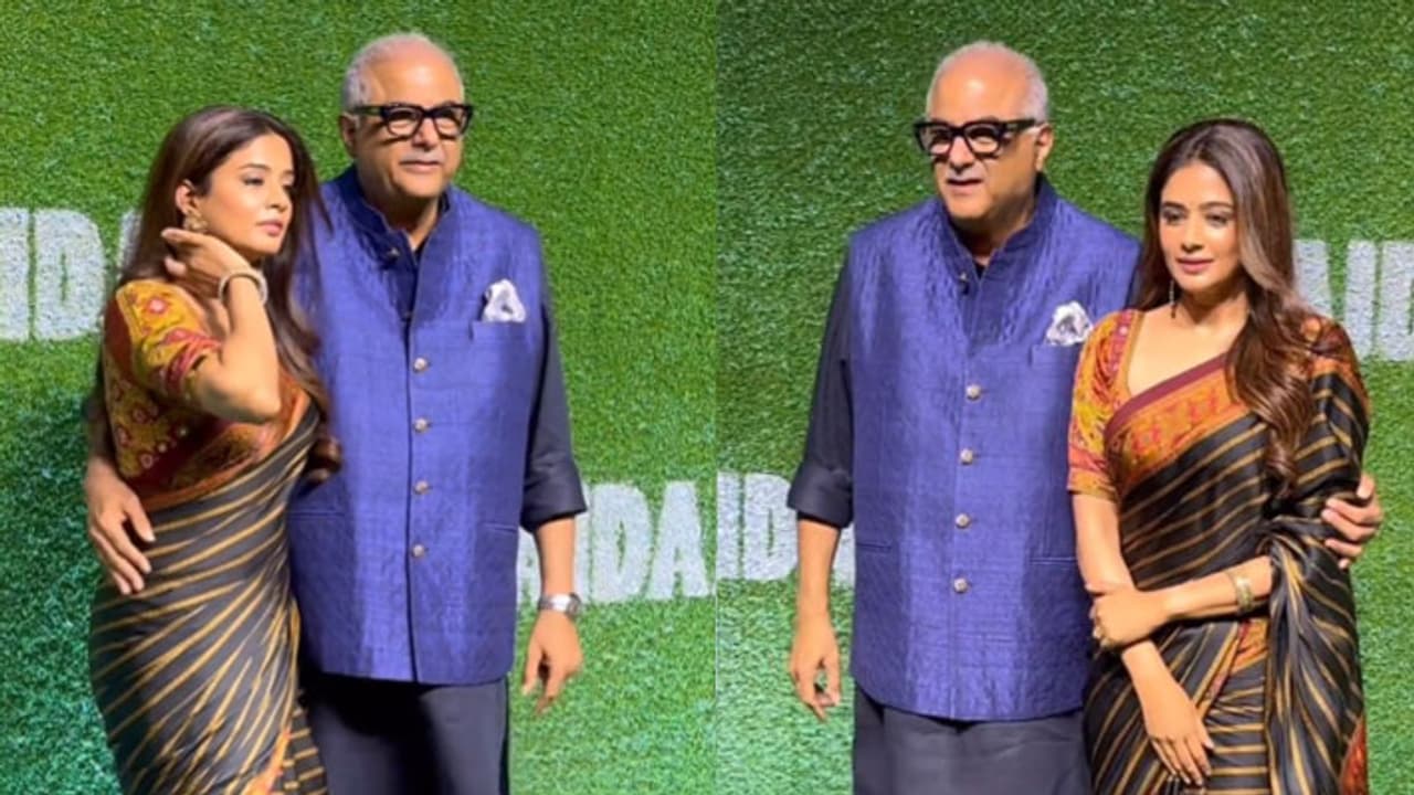 ನಟಿಯ ಸೊಂಟ ಹಿಡಿದು ತಬ್ಬಿಕೊಂಡ 68 ವರ್ಷದ ನಿರ್ದೇಶಕ, ಇದೆಂಥಾ ಅಸಹ್ಯ ಎಂದ ನೆಟ್ಟಿಗರು! ನಟಿಯ ಸೊಂಟ ಹಿಡಿದು ತಬ್ಬಿಕೊಂಡ 68 ವರ್ಷದ ನಿರ್ದೇಶಕ, ಇದೆಂಥಾ ಅಸಹ್ಯ ಎಂದ ನೆಟ್ಟಿಗರು!