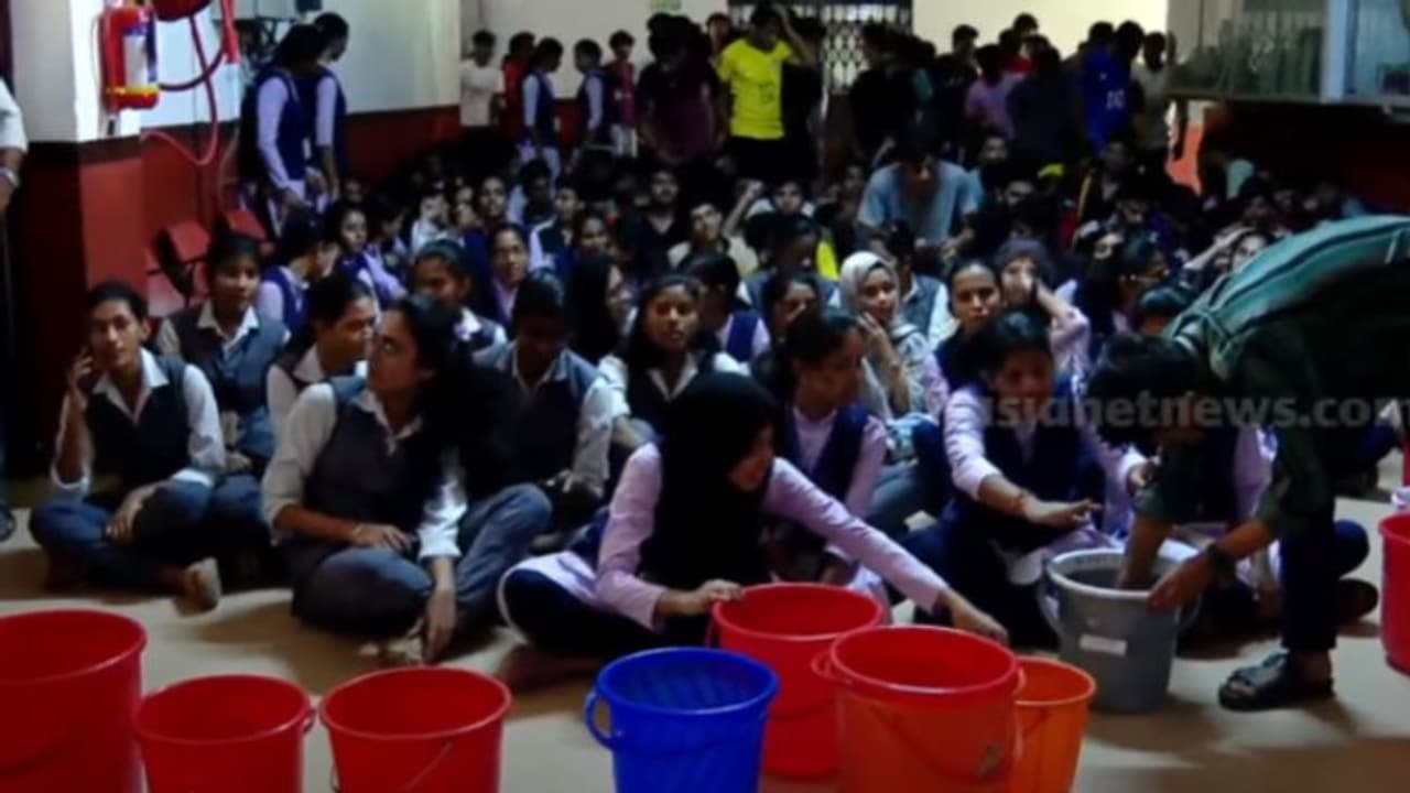 ചുട്ടുപൊള്ളുന്നു, കൂടെ കുടിവെള്ള ക്ഷാമവും; ക്ലാസ്സുകൾ ഓണ്ലൈനാക്കി പാലക്കാട്ടെ എഞ്ചിനീയറിംഗ് കോളജ് ചുട്ടുപൊള്ളുന്നു, കൂടെ കുടിവെള്ള ക്ഷാമവും; ക്ലാസ്സുകൾ ഓണ്ലൈനാക്കി പാലക്കാട്ടെ എഞ്ചിനീയറിംഗ് കോളജ്