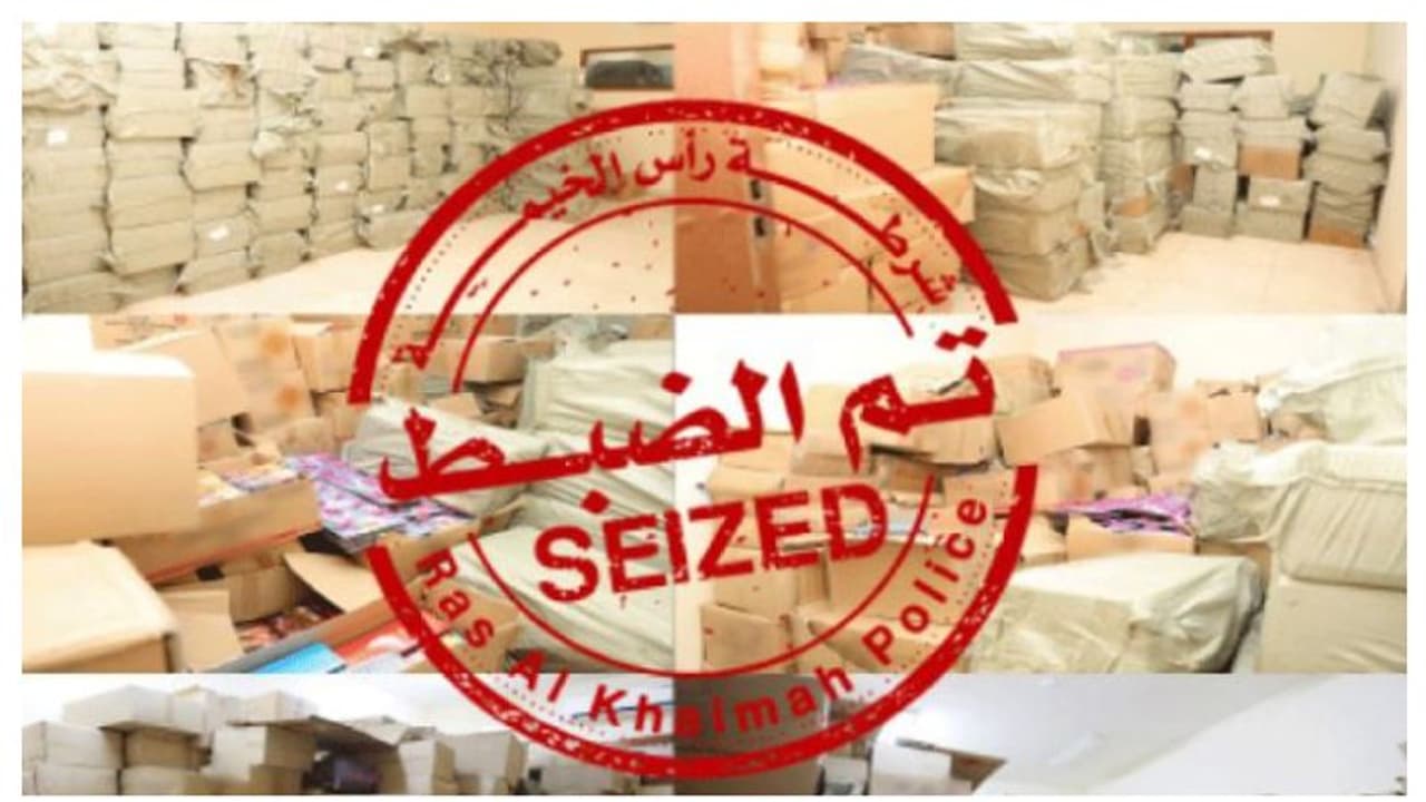 രഹസ്യ വിവരം ലഭിച്ചു; വീട്ടില് പരിശോധന, തോട്ടത്തില് ഒളിപ്പിച്ച 18.5 ടണ് പടക്കങ്ങള് പിടികൂടി രഹസ്യ വിവരം ലഭിച്ചു; വീട്ടില് പരിശോധന, തോട്ടത്തില് ഒളിപ്പിച്ച 18.5 ടണ് പടക്കങ്ങള് പിടികൂടി