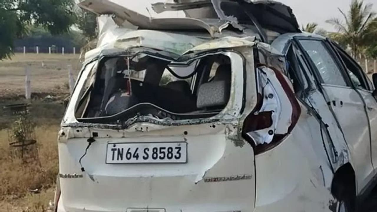 Tamil Nadu: Five killed after speeding SUV collides with scooter in Madurai (WATCH)