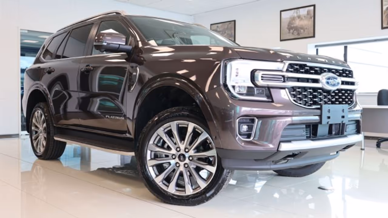 Ford : மீண்டும் இந்திய சந்தையை மிரட்ட வரும் Ford Endeavour.. ஆனால் வேற பெயரில் என்ன காரணம்? முழு விவரம்! Ford : மீண்டும் இந்திய சந்தையை மிரட்ட வரும் Ford Endeavour.. ஆனால் வேற பெயரில் என்ன காரணம்? முழு விவரம்!