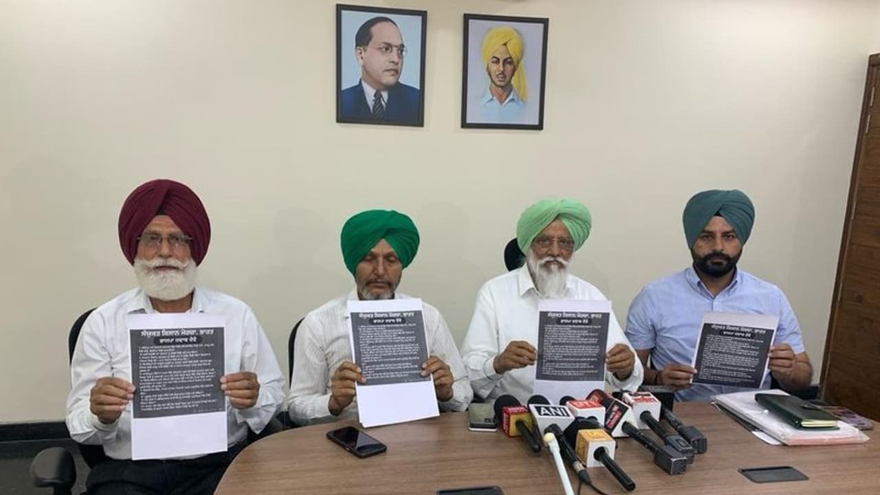 11 கேள்விக்கு பதில் சொல்லிட்டு ஊருக்குள்ள வாங்க... பாஜகவுக்கு ஷாக் கொடுக்கும் விவசாயிகள்!